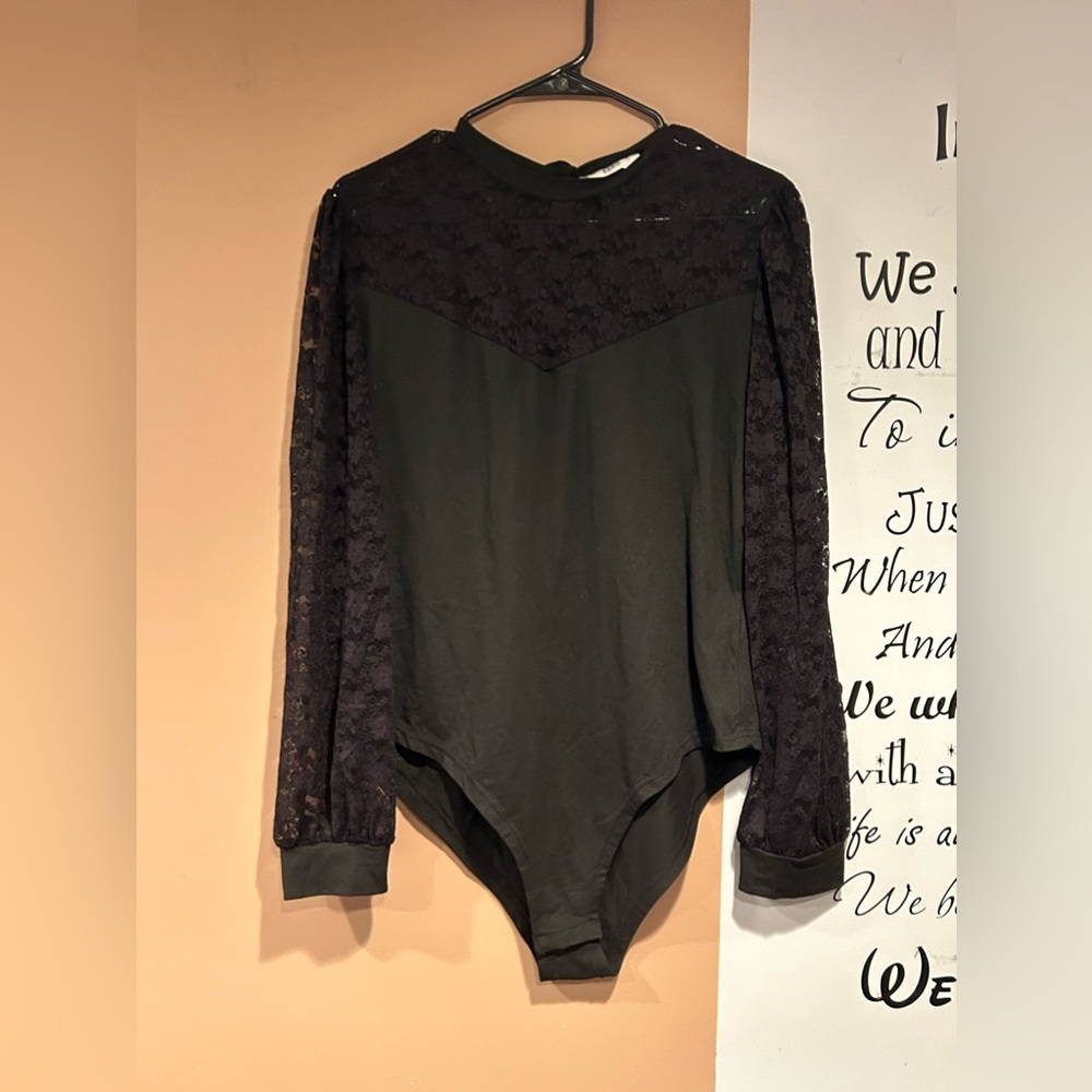 NWOT 2X Body Suit